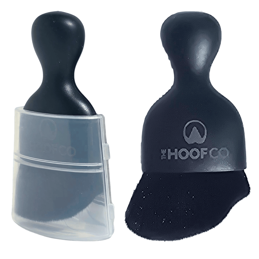 Kabuki brush short handle for applying Equizinc grooming powder